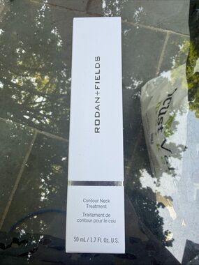 Rodan + Fields Contour Neck Treatment - White Packaging